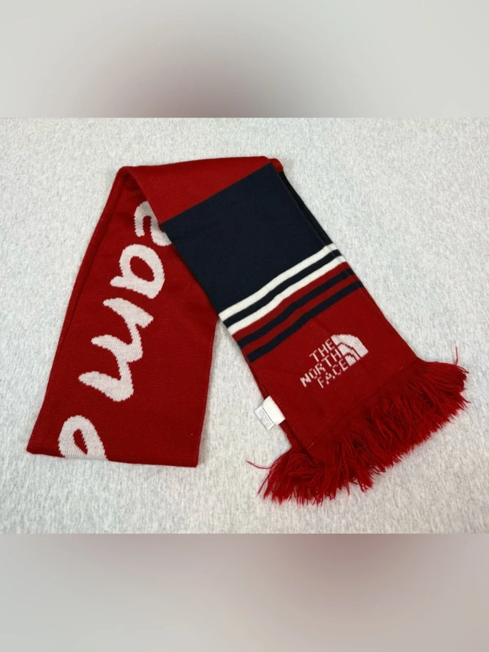 The North Face Team Korea Supporter Scarf 🇰🇷🧣 - Picture 3 of 5